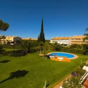 new-grand-duplex-avec-terrasse-plein-sud-vue-piscine.hotelaalgarve.com/